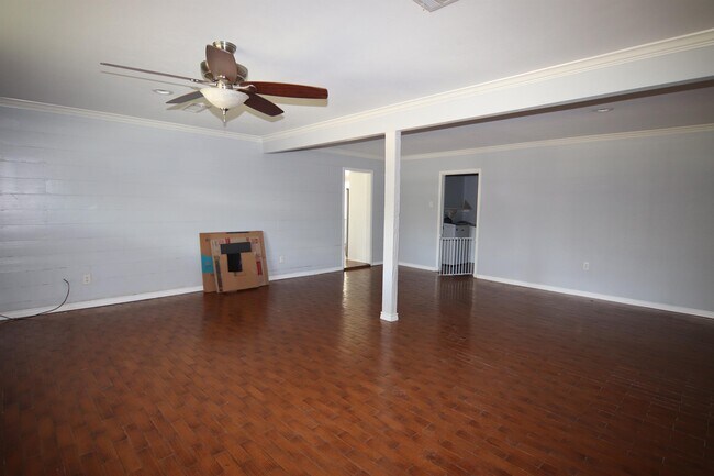 Building Photo - 13325 Blackgum St