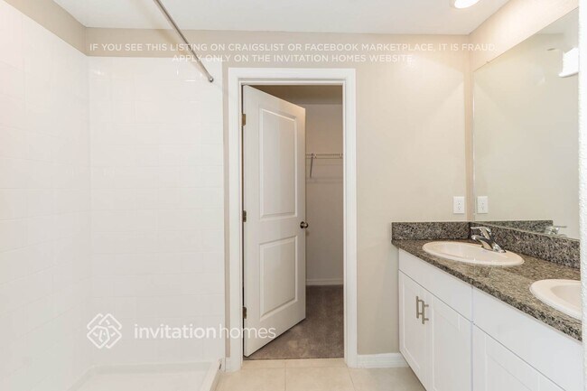 Building Photo - 2206 Treesdale Ave