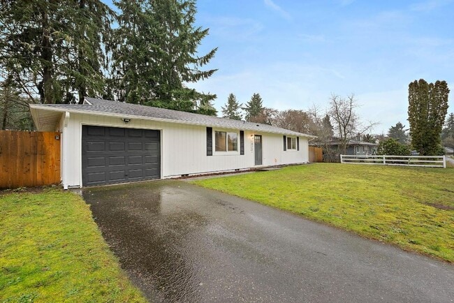 Building Photo - Light & Airy 2-Bedroom Olympia Home with Private Baths & Spacious Backyard!