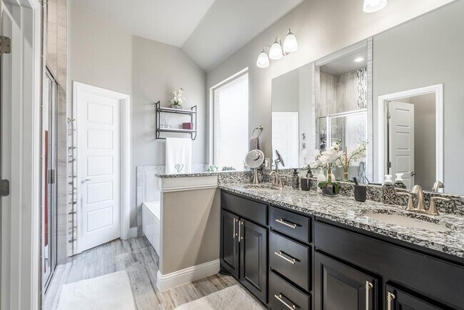 Building Photo - 11 Los Campos Dr