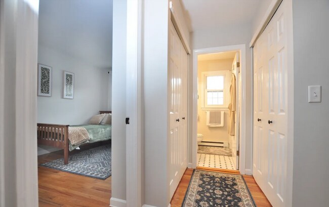 Building Photo - 5 Tunxis Pl