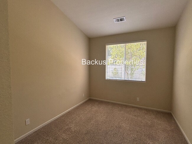 Building Photo - Great home in North Salinas with office/bo...