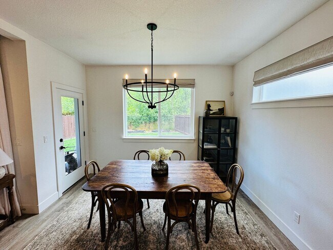 Building Photo - Charming Newer Ridgefield Home with Upgrades Throughout