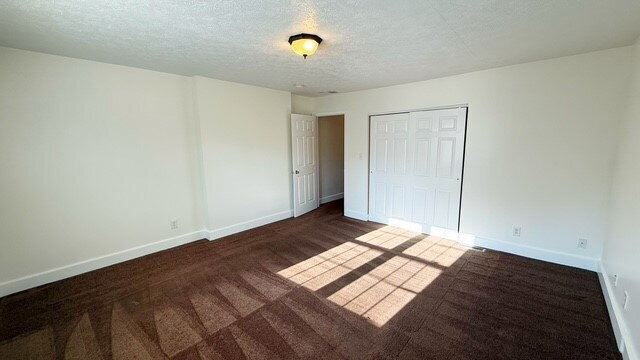 Building Photo - 33RD & COLLEGE AREA - 3 BEDROOM 2 BATH HALF DUPLEX AVAILABLE NOW!