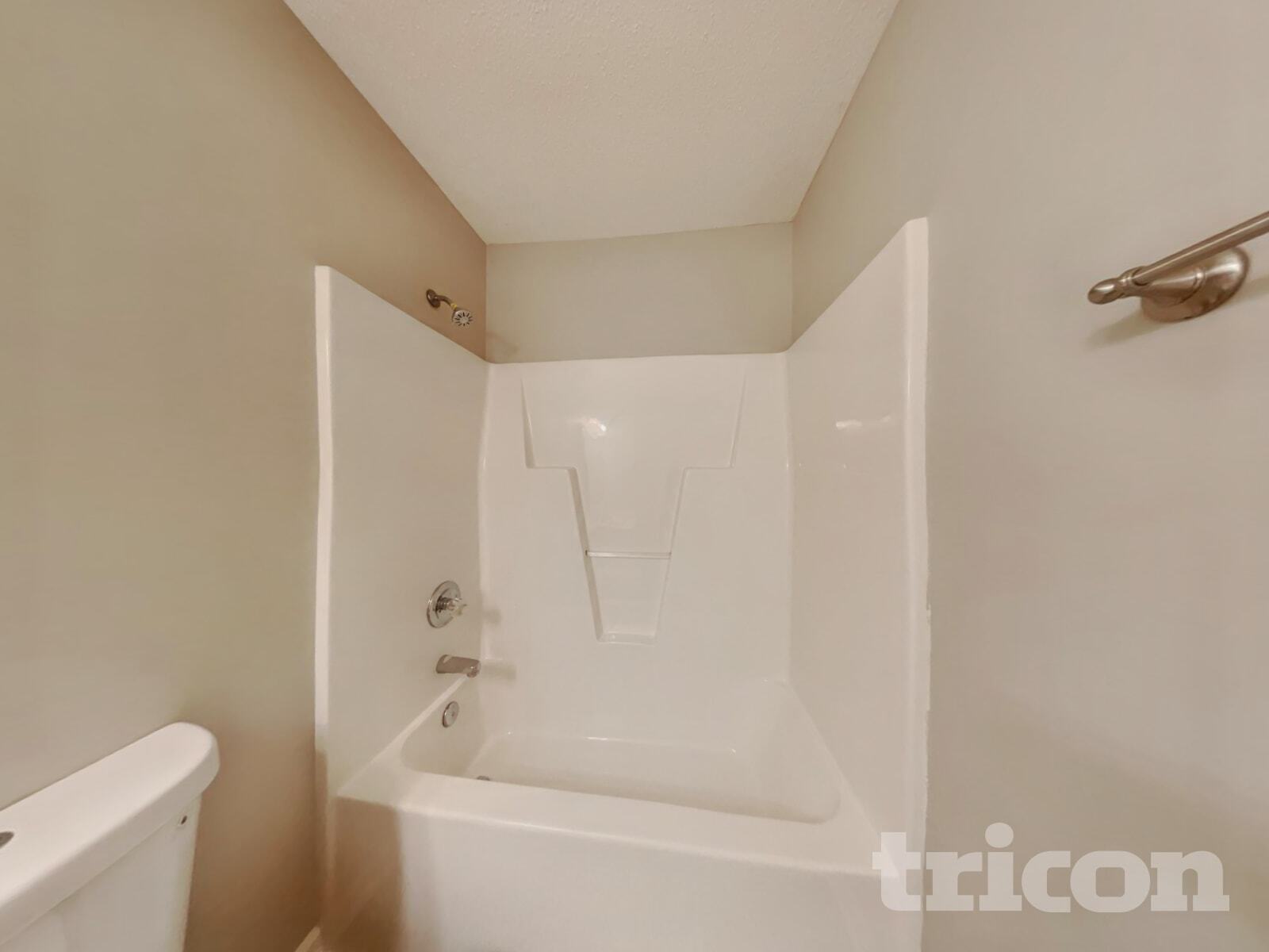 Building Photo - 701 Avondale Dr