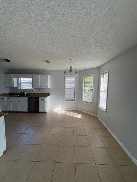 Building Photo - 1123 Northview Dr