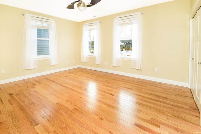 Building Photo - 819 S Morton St