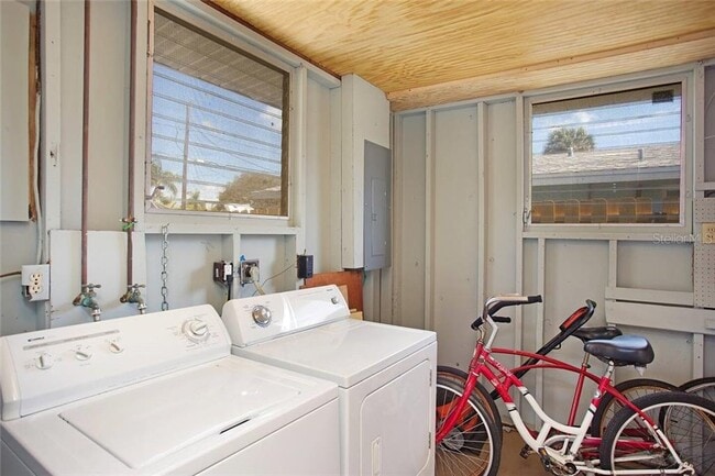 Building Photo - 302 Pavonia Rd