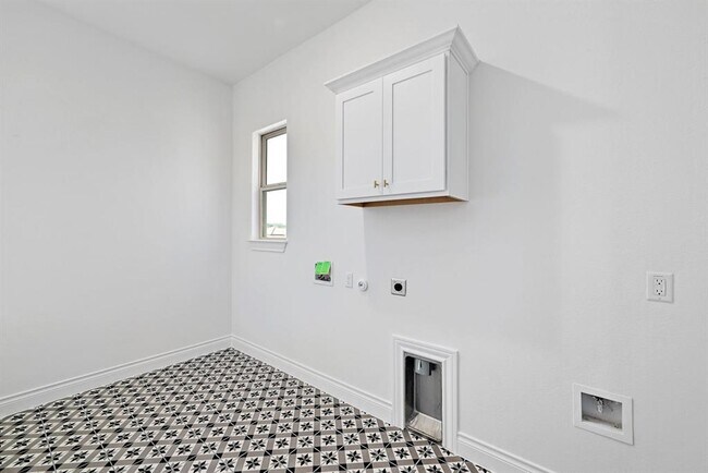 Building Photo - 905 Crestone Stream Dr