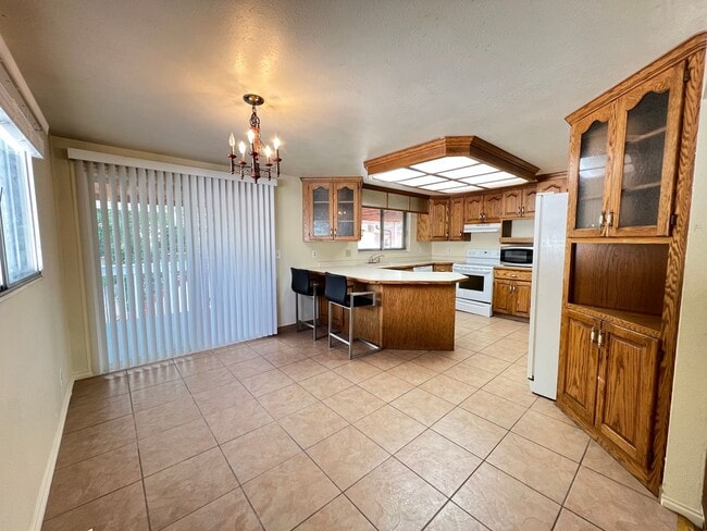 Primary Photo - 4 Bedroom/2 Bathroom House in Midvale