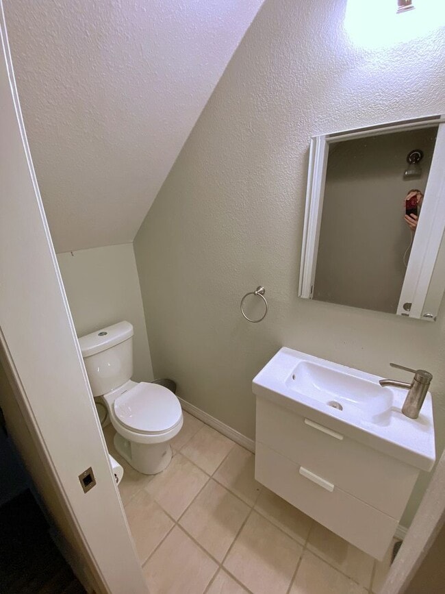 Building Photo - 3332 Eliot St