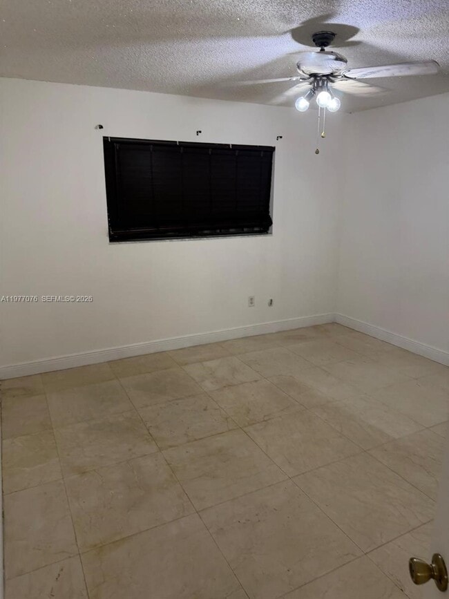 Building Photo - 1585 W 53rd St