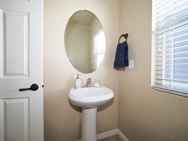 Building Photo - Perfect Town Home in Eagle Mountain