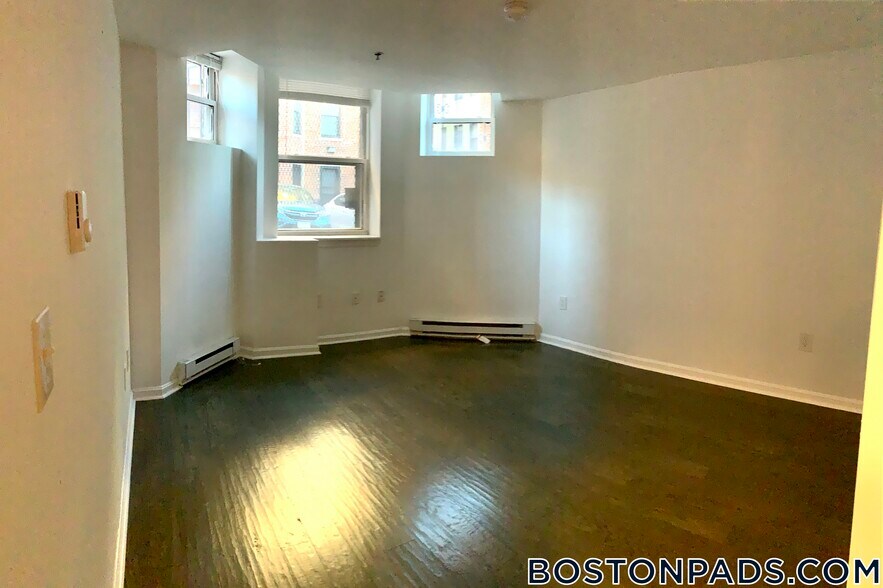 Building Photo - 108 Jersey St