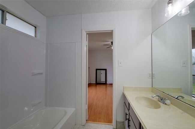 Building Photo - 12807 Ambrose St