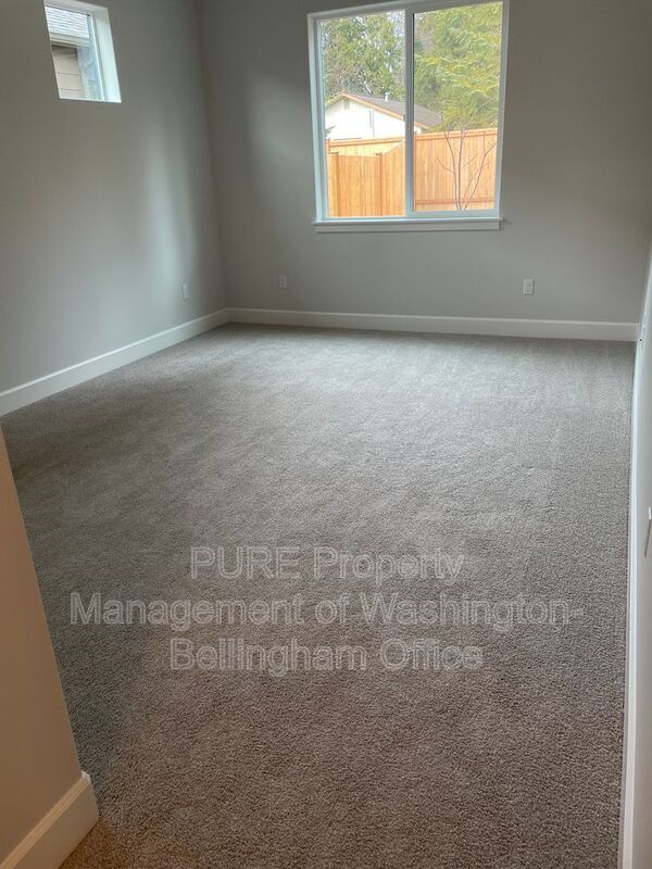 Building Photo - 1365 Wds Pt Lp