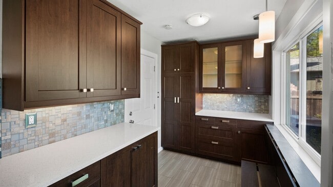 Building Photo - Centrally Located Sacramento Home