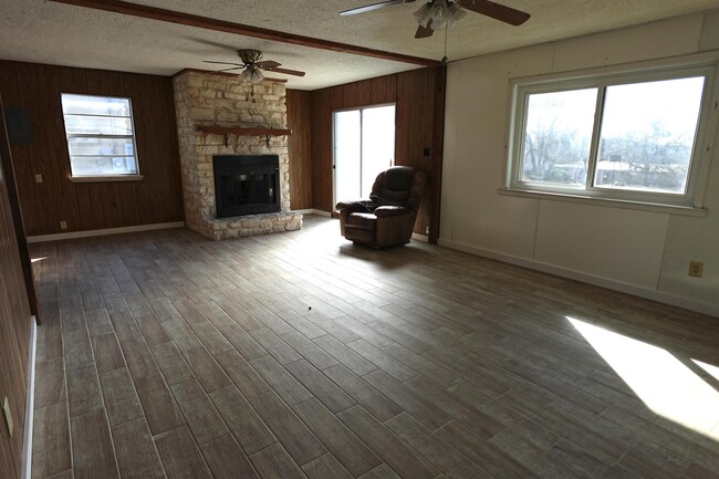 Building Photo - 801 Mildred Ave