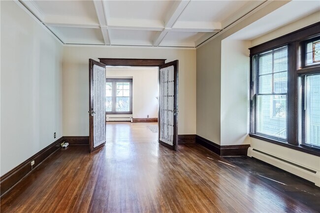 Building Photo - 38 Cornell St