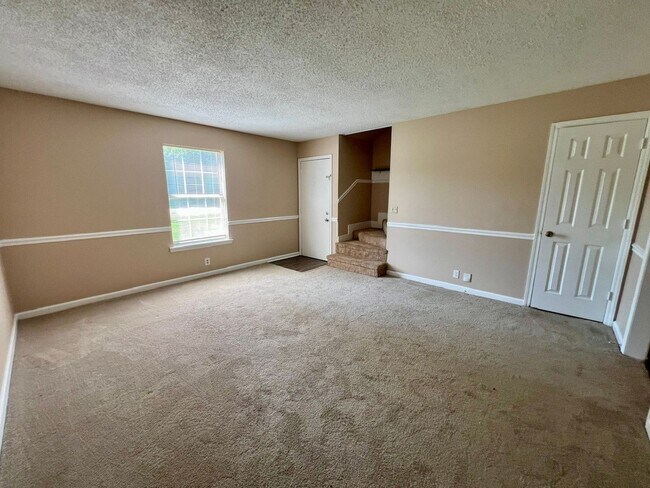 Building Photo - 2563 Carriage Dr