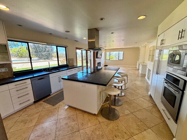 Building Photo - Beautiful La Jolla Alta Home!