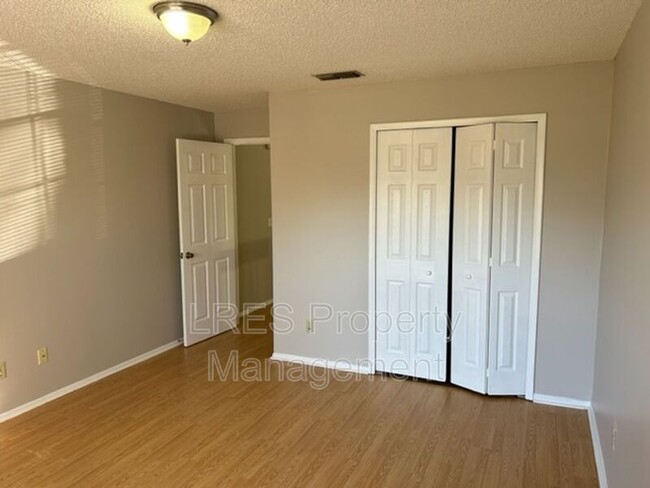Building Photo - 4562 Lighthouse Cir