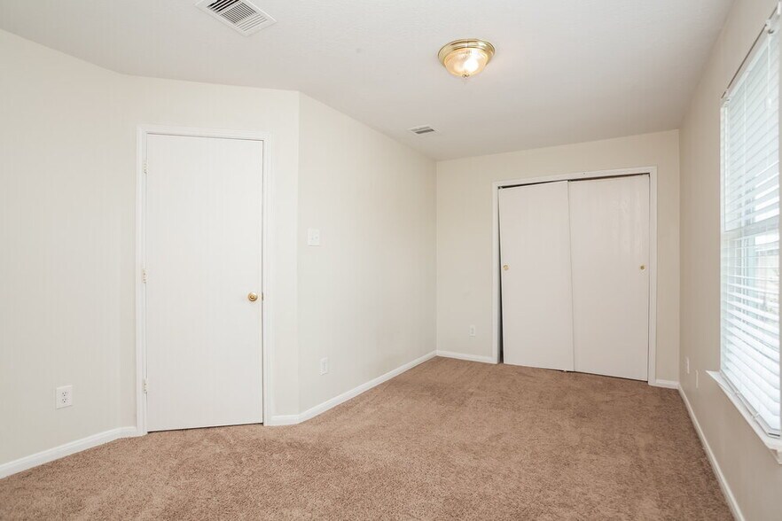 Building Photo - 4838 Montclair Hill Ln