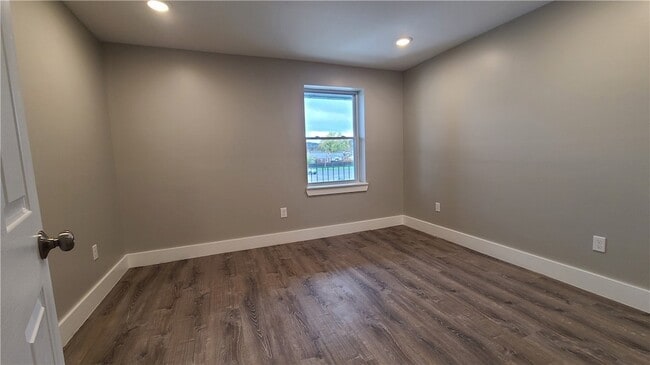 Building Photo - 1331 Freeport Rd
