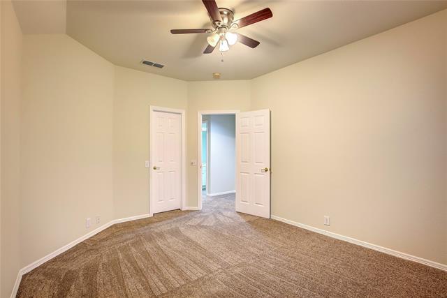 Building Photo - 219 Canyon Lake Dr