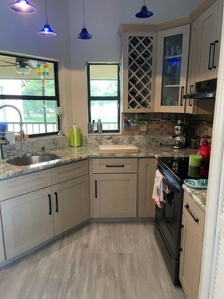 Building Photo - 5899 Parkwalk Dr