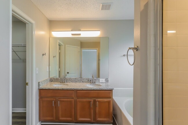 Building Photo - 1662 Sugarpine Drive