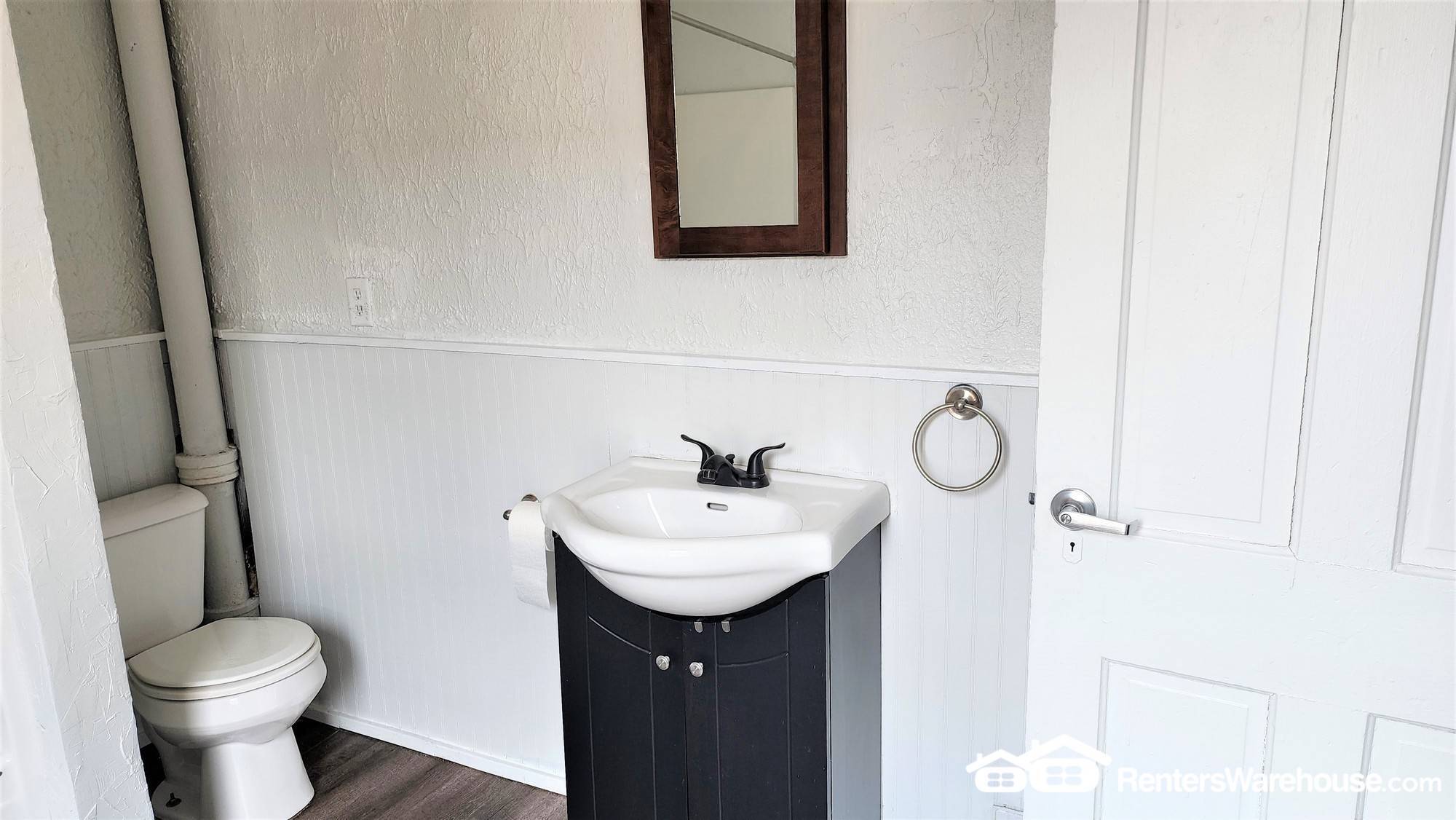 Building Photo - 408 3rd St E