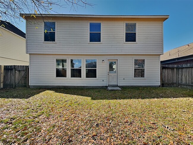 Building Photo - 16973 Scenic Knoll