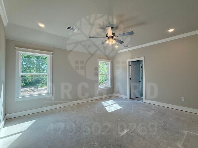 Building Photo - Bella Vista Single-Family Home- 2 Bed/ 2 B...