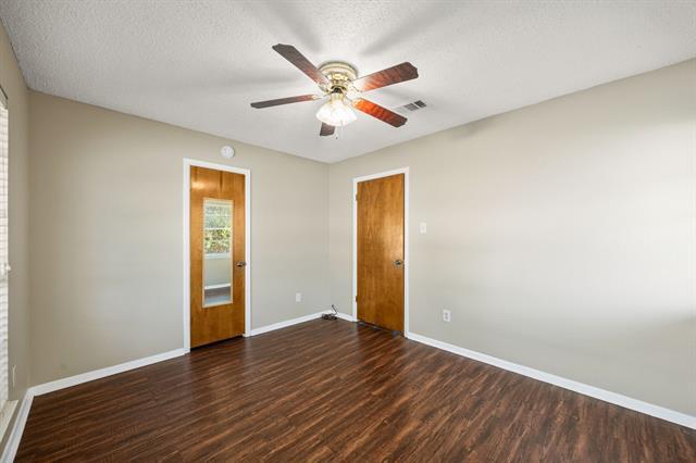 Building Photo - 7258 Brentwood Stair Rd