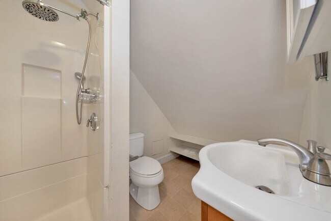 Building Photo - 6 Murdock Terrace