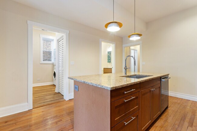 Building Photo - 6444 N Magnolia Ave