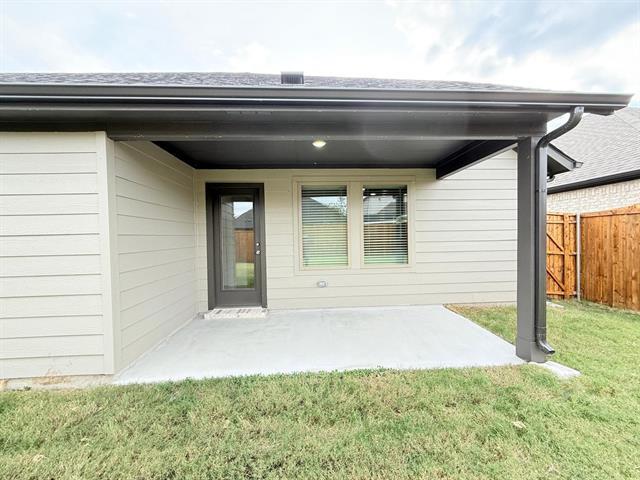 Building Photo - 1000 Rosemary Hl Dr