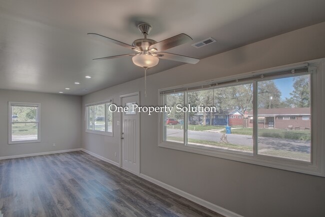 Building Photo - 2144 Wright St