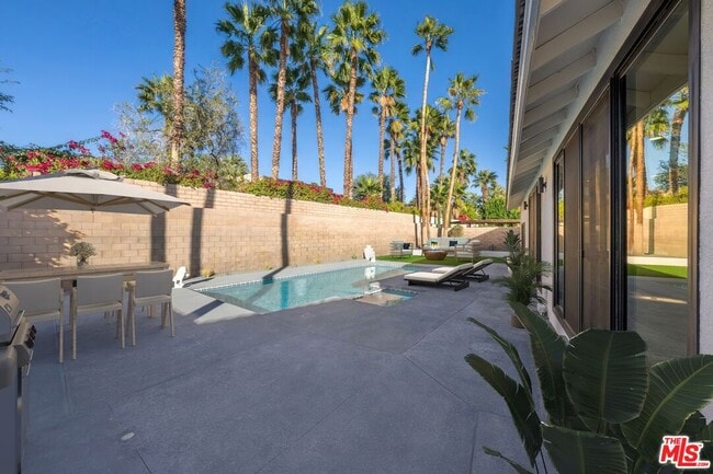 Building Photo - 70895 Ironwood Dr