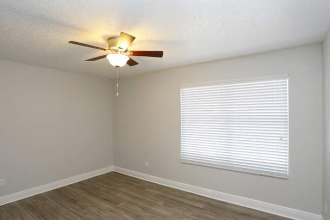 Building Photo - 1 bedroom in Austin TX 78757