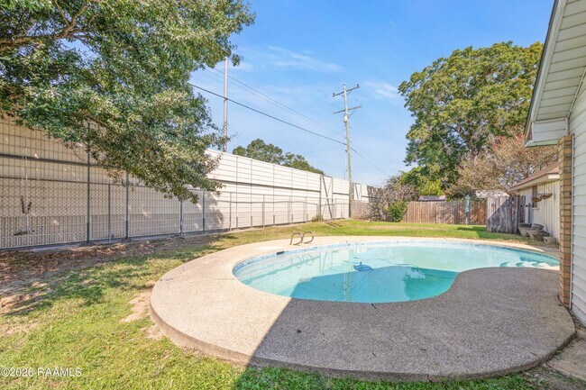 Building Photo - 101 Wisteria Dr