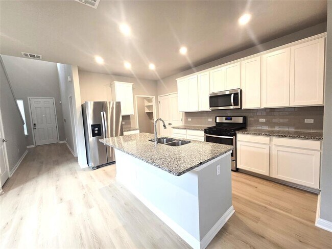 Building Photo - 136 Tucana St