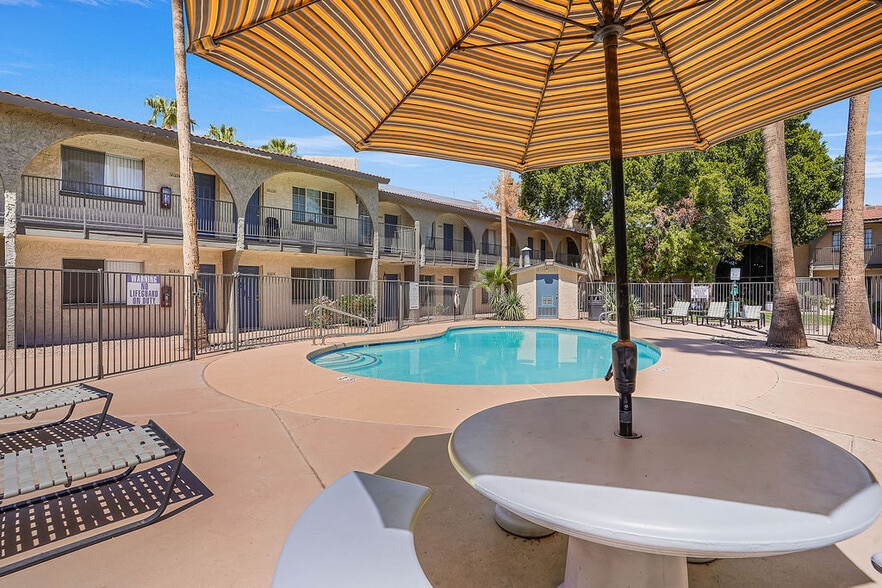 Building Photo - Sonoran Palms