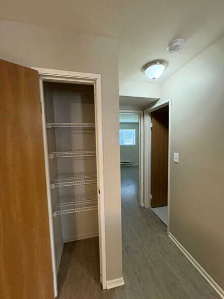 Building Photo - 1332 Geneva Dr