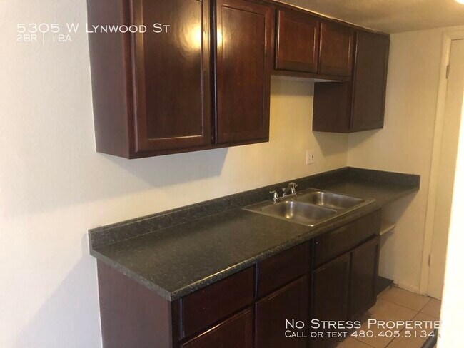 Building Photo - 2 Bedroom Town Home at 53rd Ave and McDowell!