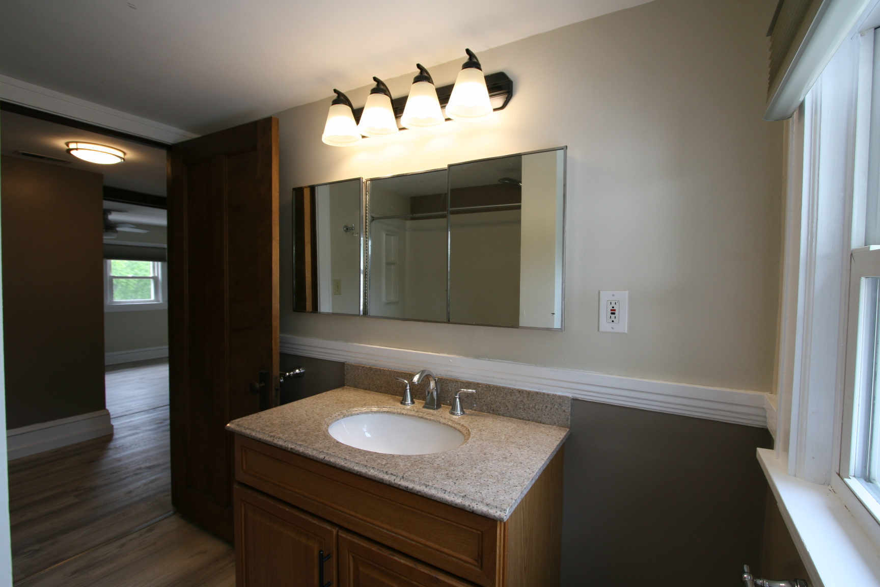 bathroom - 13842 Clifton Blvd