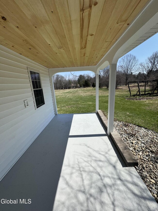 Building Photo - 675 Mac Elroy Rd