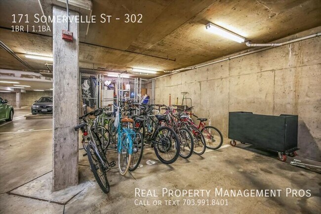 Building Photo - 171 Somervelle St