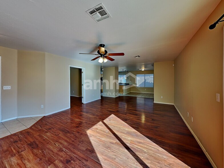 Building Photo - 3211 W Saint Kateri Dr
